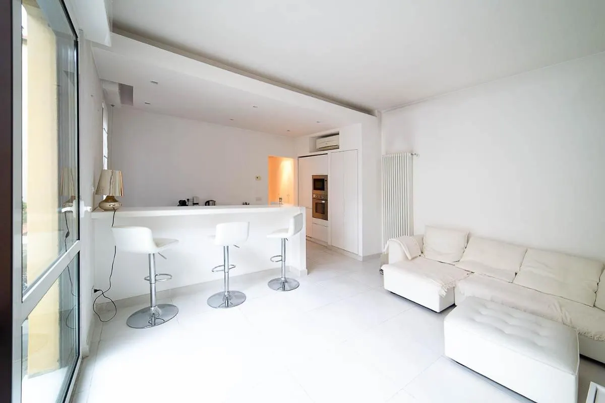 Hbhall Navigli 6B Apartment Milan 0*,