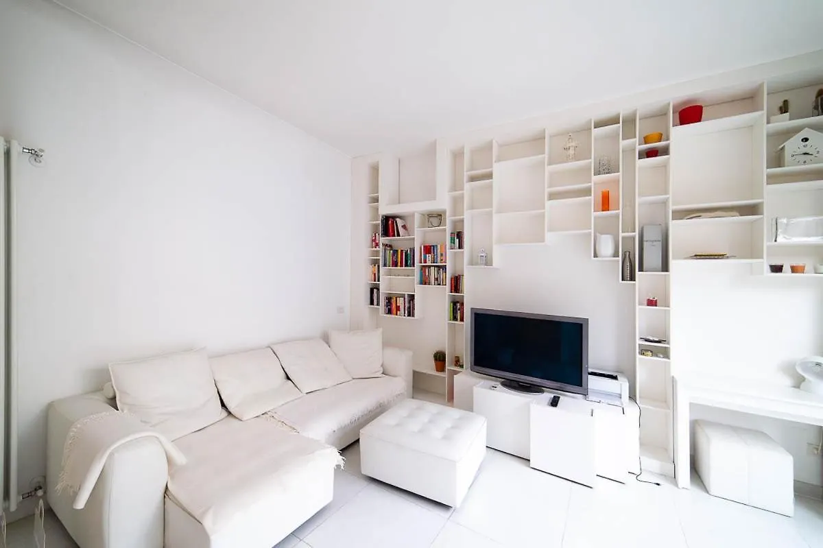 밀라노 Hbhall Navigli 6B 아파트